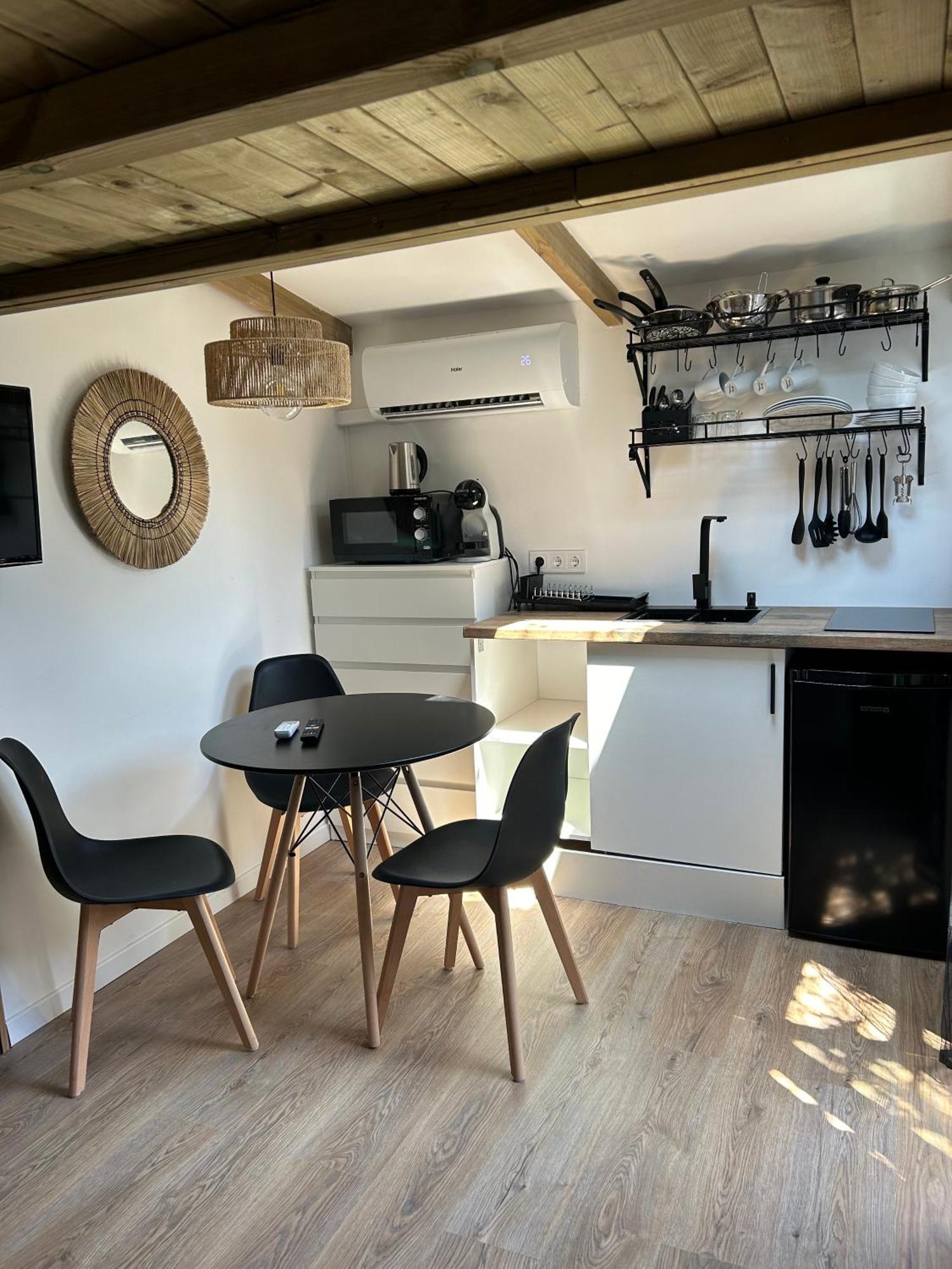 La Floresta Suite Sant Cugat del Vallès Dış mekan fotoğraf